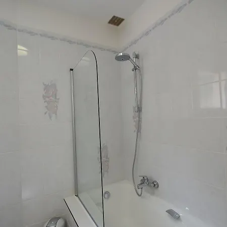 Spacious In Var With Swimming Pool