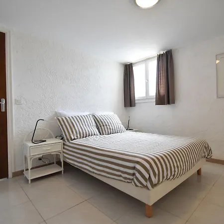 Spacious In Var With Swimming Pool Villa *