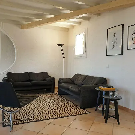 Villa Spacious In Var With Swimming Pool *