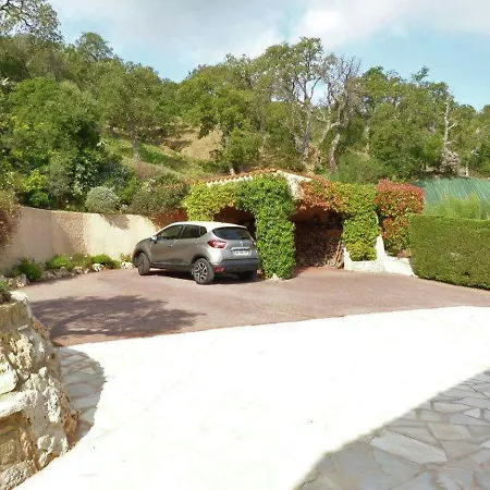 Spacious In Var With Swimming Pool 雷以桑布尔